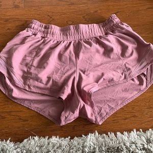 ROSE colored LULULEMON shorts